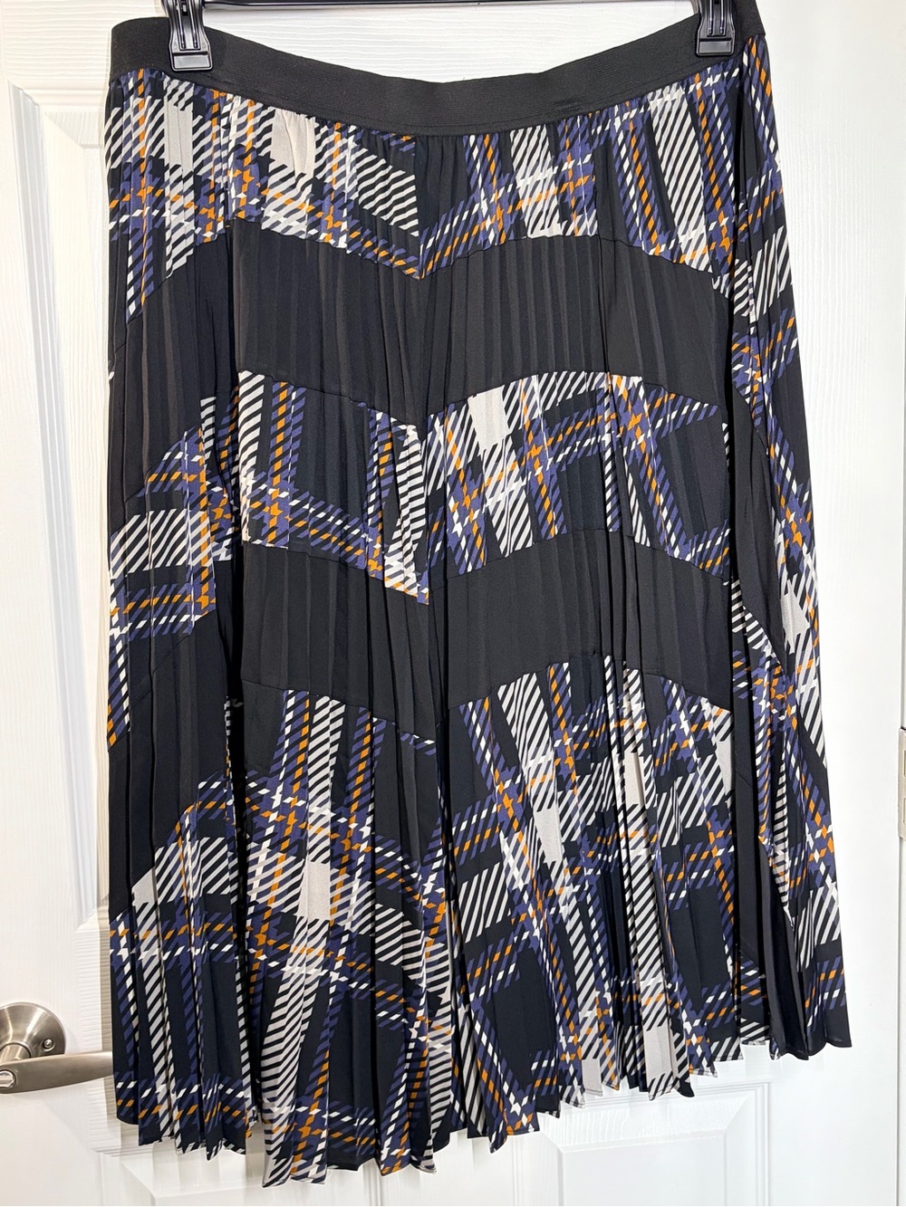 Simply Vera Vera Wang Black Pleated Skirt with Navy, White & Gold Plaid